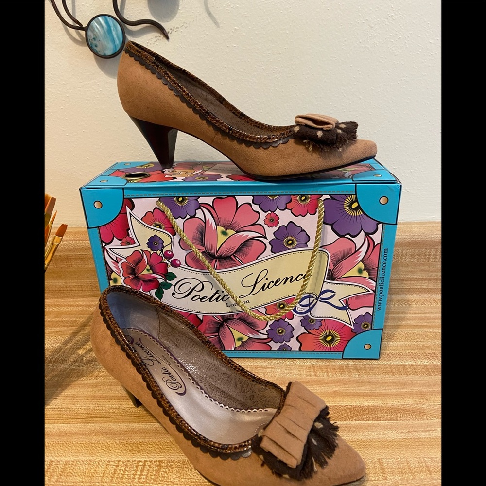 Worn Once! Adorable Poetic License Bow Front Pumps